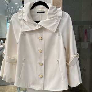 ELIE TAHARI CREAM AMAZING SWING JACKET SIZE S/P